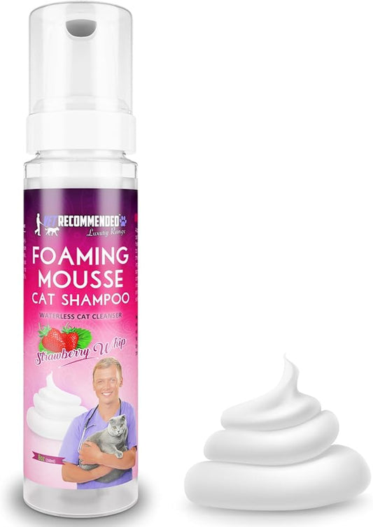 Vet Recommended Waterless Cat Shampoo Foaming Mouse - Strawberry Patch Scent (8 Oz/240 ml). for Sensitive Skin, Detergent and Alcohol Free. Helps in Cleaning, Conditioning & Moisturizing. Made in USA