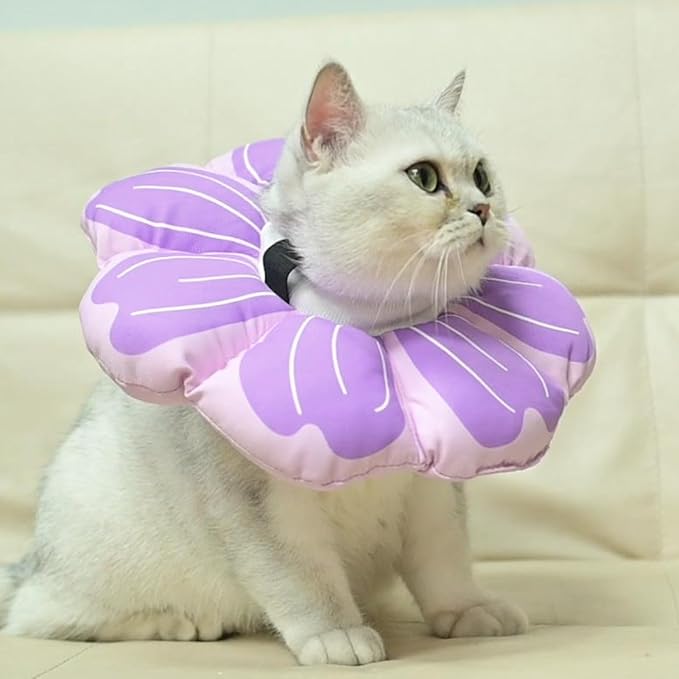 PUPTECK Cat Cone Collar Soft, Adjustable Protective Recovery Flower Collar Alternative, Comfortable Elizabethan Cat Collar Lightweight Stop Licking Neck Cone for Cats After Surgery, Purple, M