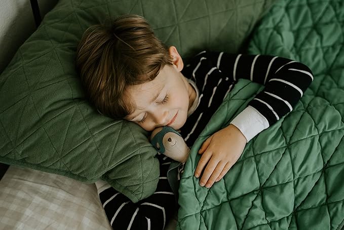 Monsters Be Gone Body and Linen Spray Sweet Dreams Odor Neutralizer Natural Non-Toxic Child Confidence Builder Room Freshener (Sweet Dreams)