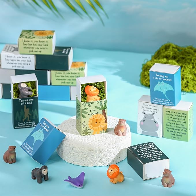 100 Set Employee Appreciation Gifts Bulk Coworkers Thank You Desk Pets Holiday Small Cute Emotional Support Resin Ornaments Card Box for Women Men Adults Office (Bear)