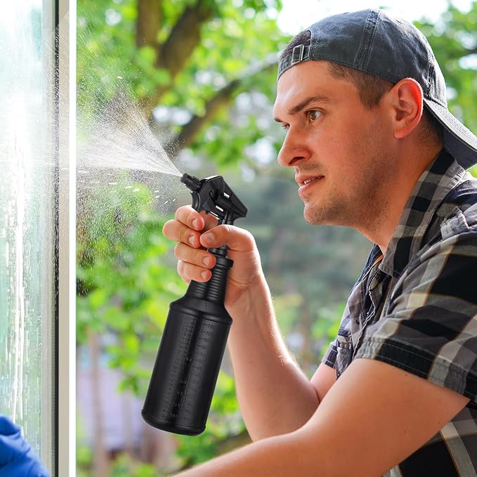 Honeydak 3 Pack Plastic Spray Bottles Black 34 oz Heavy Duty Opaque Spray Bottles UV Light Blocking Refillable Reusable Leak-proof Sprayers for Cleaning Solution Kitchen Garden Home Plant