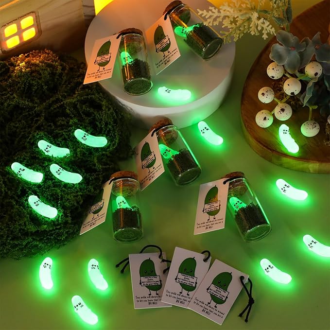 100 Sets Emotional Gift Pickle Support Inspirational Mini Luminous Pickle Affirmations Cards with Glass Bottle Desk Pet Gift for Vet Tech Student Classroom Party Favors