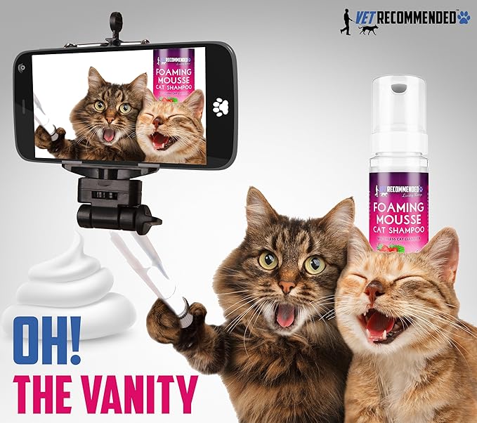 Vet Recommended Waterless Cat Shampoo Foaming Mouse - Strawberry Patch Scent (8 Oz/240 ml). for Sensitive Skin, Detergent and Alcohol Free. Helps in Cleaning, Conditioning & Moisturizing. Made in USA