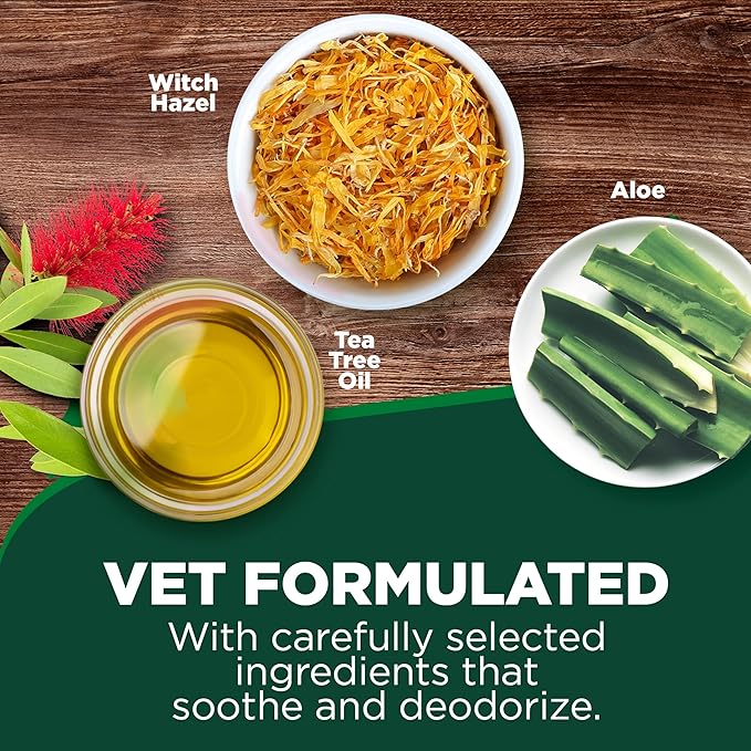 Vet's Best Ear Relief Finger Wipes, Ear Cleansing Finger Wipes for Dogs, Sooths & Deodorizes, 50 Disposable Dog Wipes